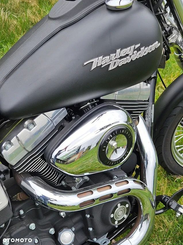 Harley-Davidson Dyna Street Bob - 1