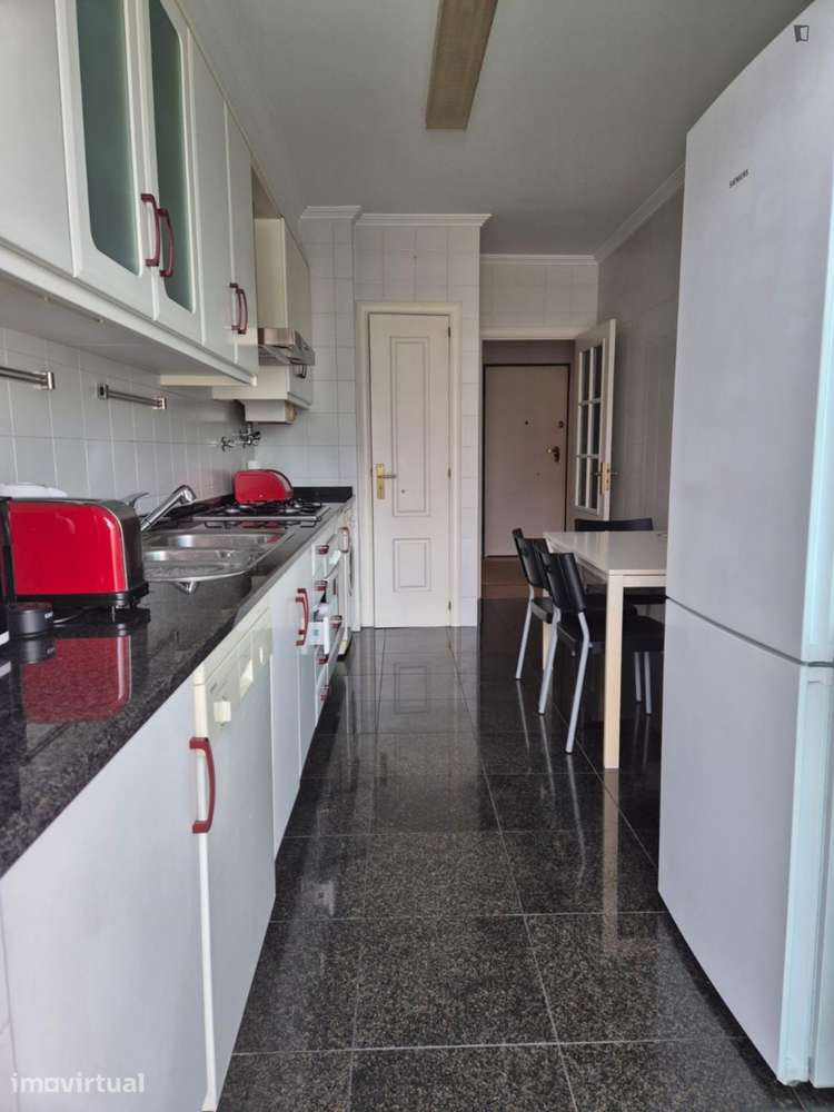 Apartamento com 2 quartos - localizado em Sete Rios Lisbon - Grande imagem: 2/21