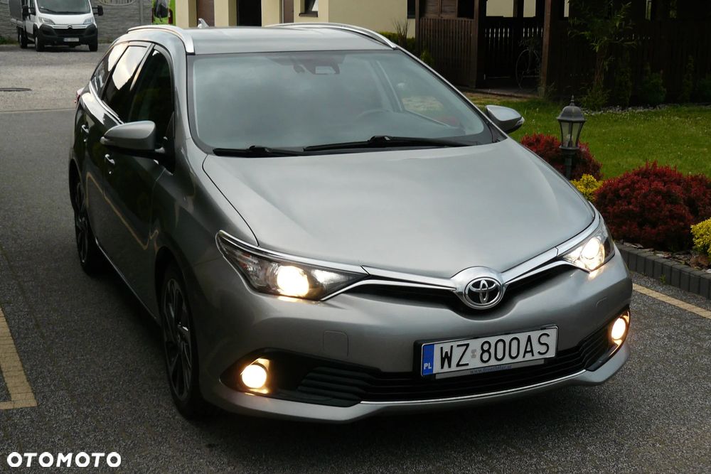Toyota Auris 1.6 D-4D Design Edition - 17