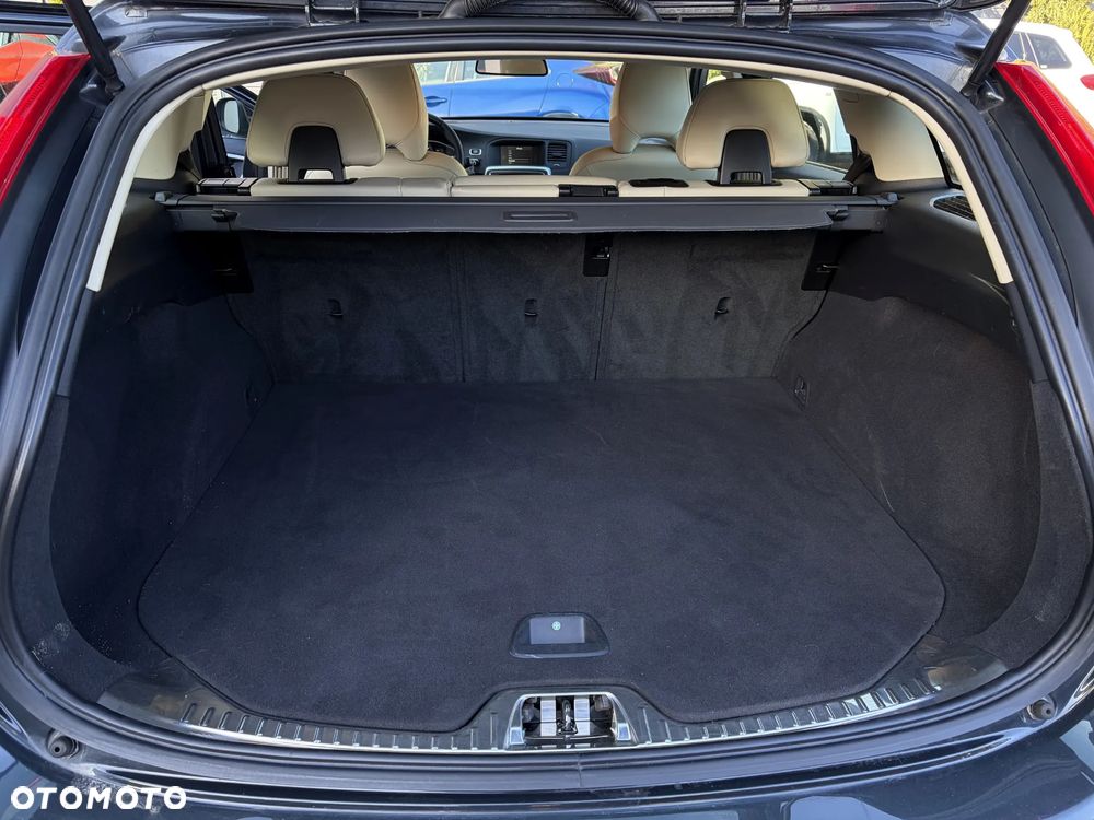 Volvo V60 D4 Geartronic Momentum - 35