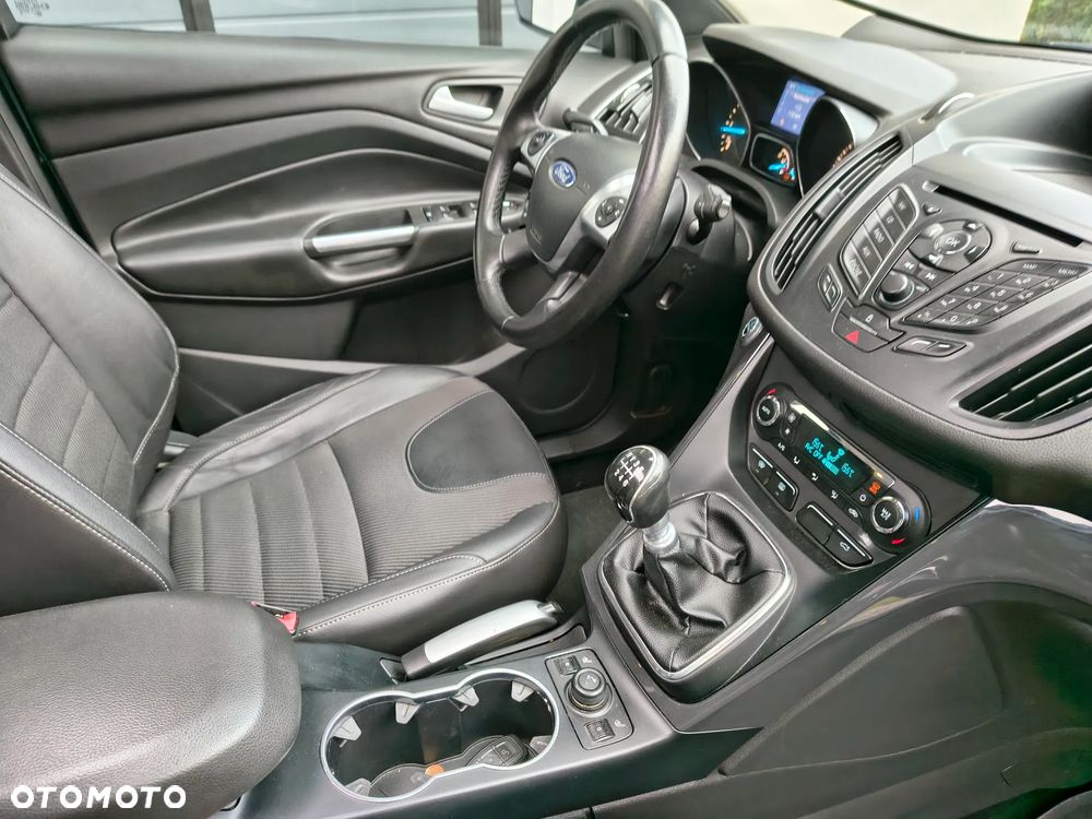 Ford Kuga 2.0 TDCi 4x4 Titanium - 15