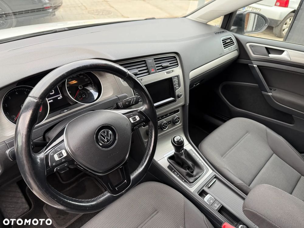 Volkswagen Golf VII 1.2 TSI BMT Comfortline - 17