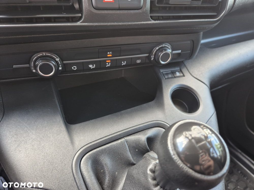 Opel COMBO - 37