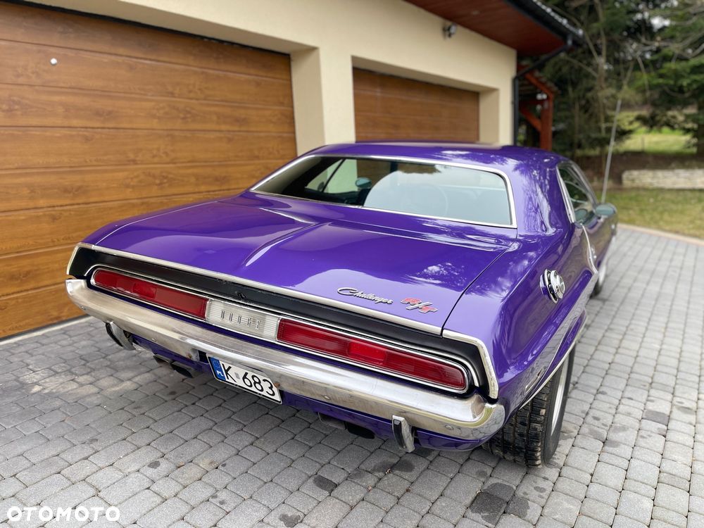 Dodge Challenger - 10