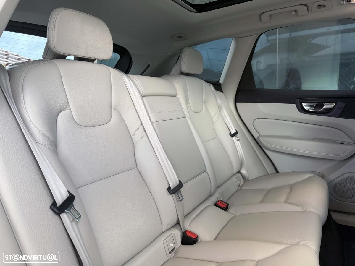 Volvo XC 60 2.0 D4 Momentum Plus Geartronic - 28