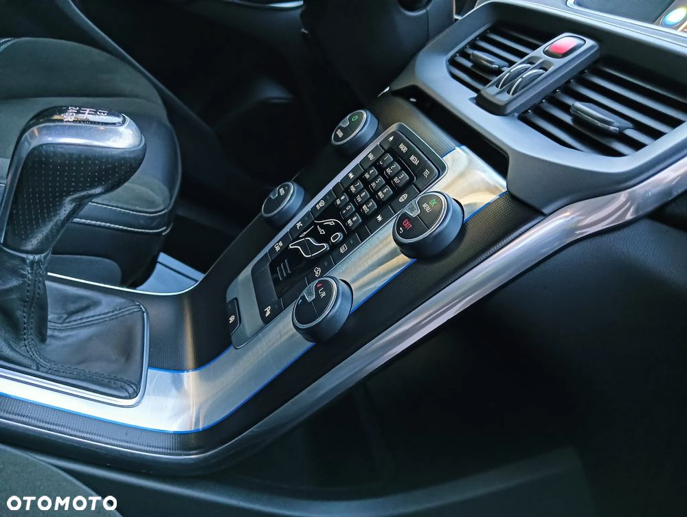 Volvo V40 - 15