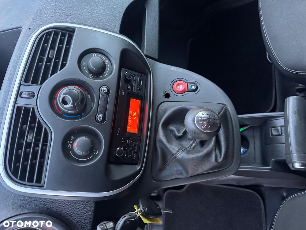 Renault Kangoo 2015 r. Klima I wł. Dostawczy Furgon - 14