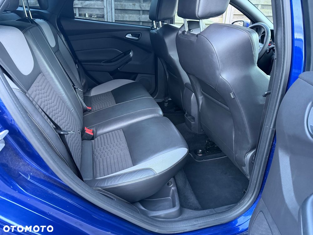 Ford Focus ST - 6
