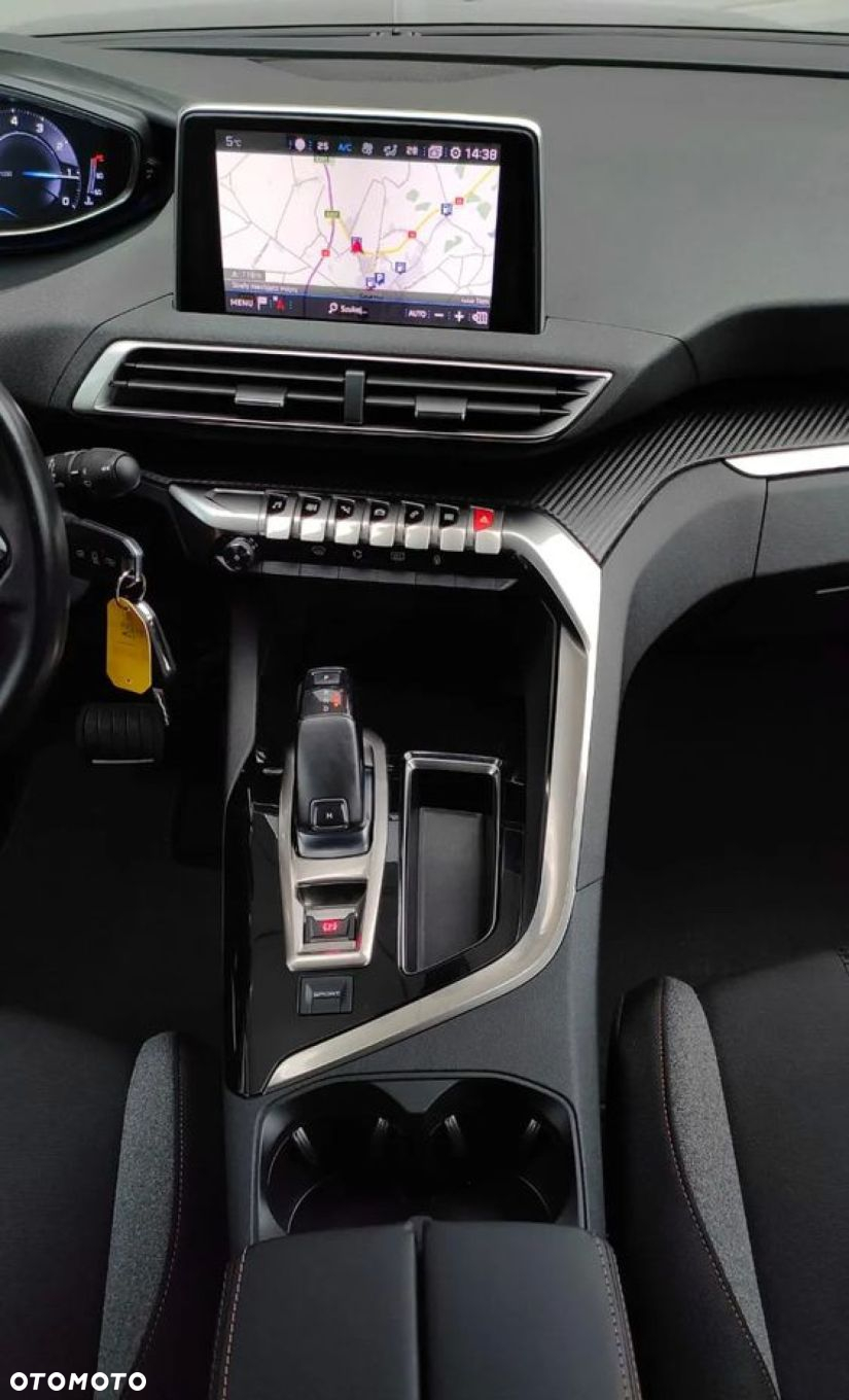 Peugeot 5008 - 16