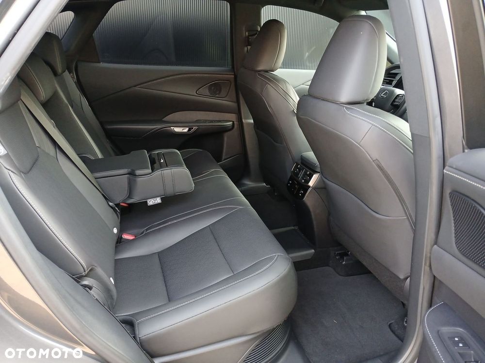 Lexus RX 450h+ Prestige - 27