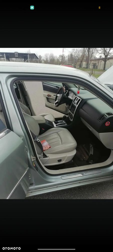 Chrysler 300C 2.7 V6 - 3