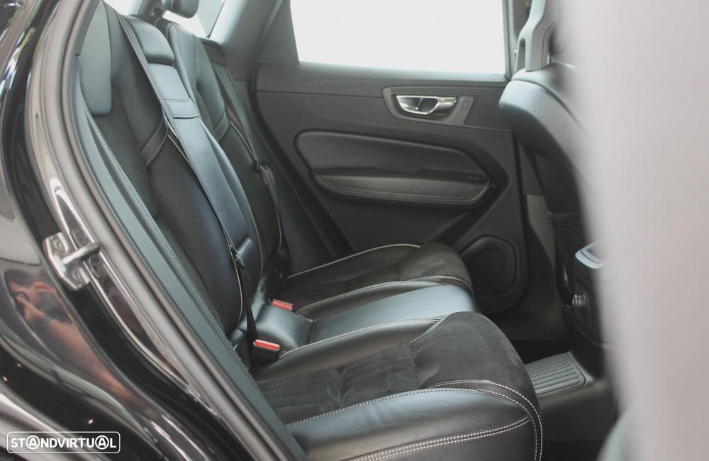 Volvo XC 60 2.0 T8 PHEV R-Design AWD - 15