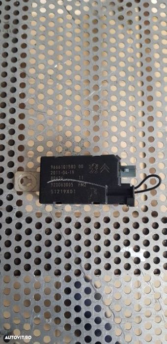 Amplificator Antena Peugeot 508 Cod 9666101580 - 1