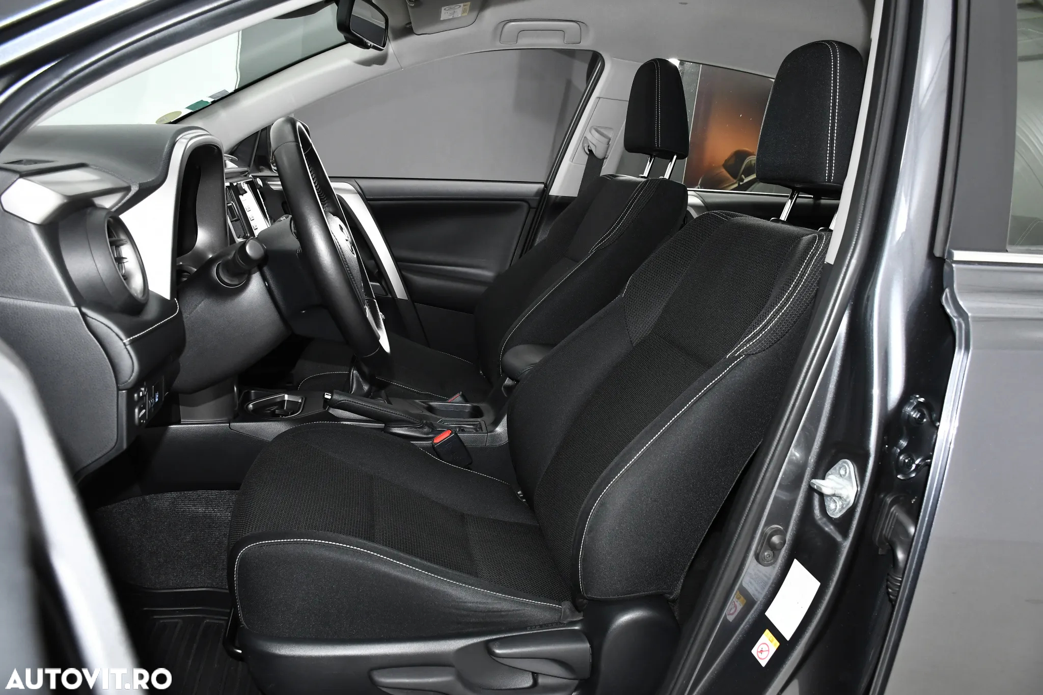 Toyota RAV4 2.0 D-4D 2WD Executive - 12