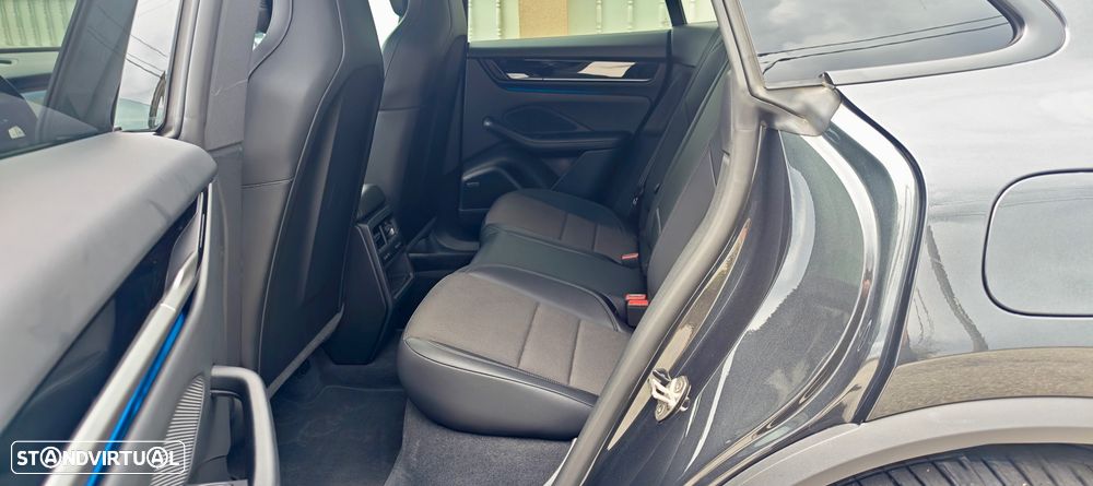 Porsche Macan Electric 4 - 12