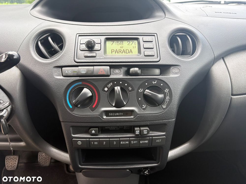 Toyota Yaris 1.0 - 32