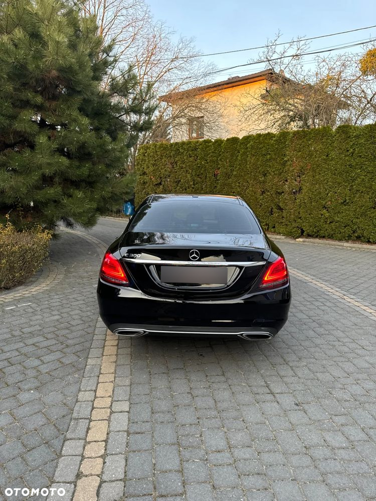 Mercedes-Benz Klasa C 300 9G-TRONIC - 3