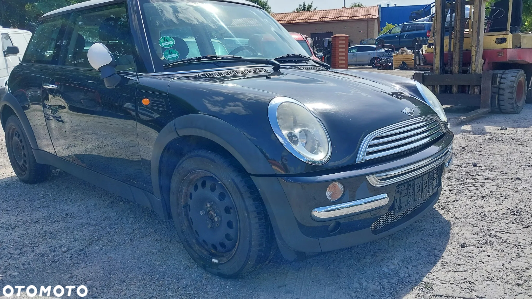 Mini Cooper I One R50 silnik 1.6 W10B16A benzyna drzwi maska zderzak cosmos black metalic 303 fotele wnętrze skóra boczki jasne skóry felgi koła szyba belka sanki lewarek konsola panel maglownica dach zamek drzwi prawy lewy przód Wszystkie części NA CZĘŚCI - 3