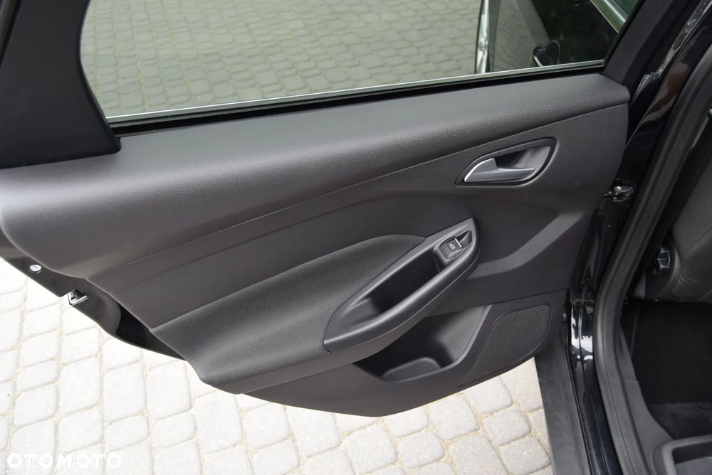 Ford Focus 1.0 EcoBoost Titanium - 21