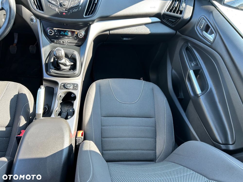 Ford Kuga 2.0 TDCi 2x4 Titanium - 15