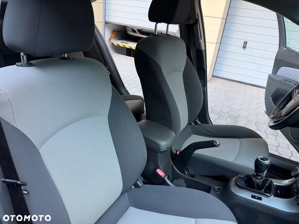 Chevrolet Cruze 1.6 LS - 10