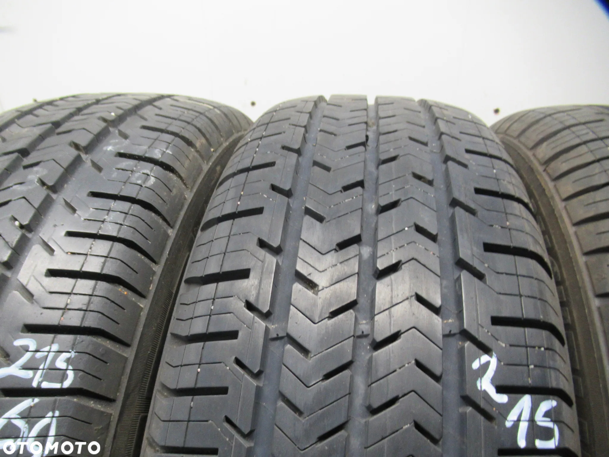 4x Michelin Agilis 215/60/17c  8,3mm - 4