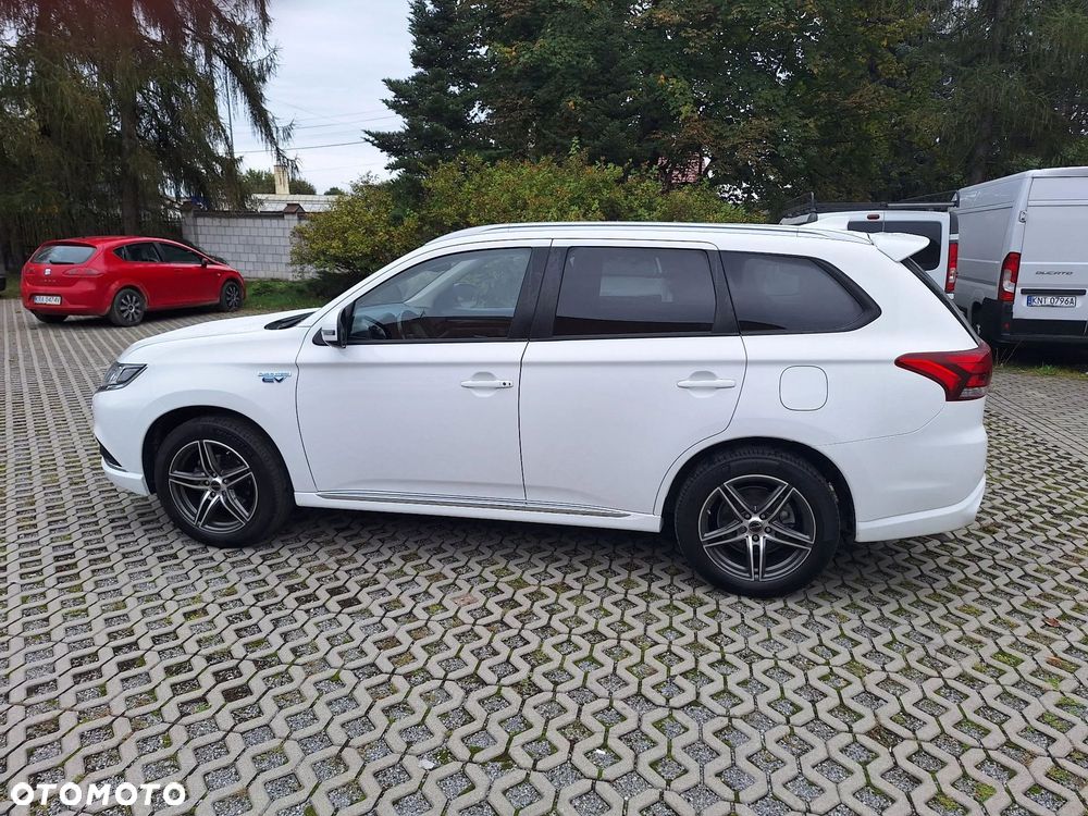 Mitsubishi Outlander Instyle - 23