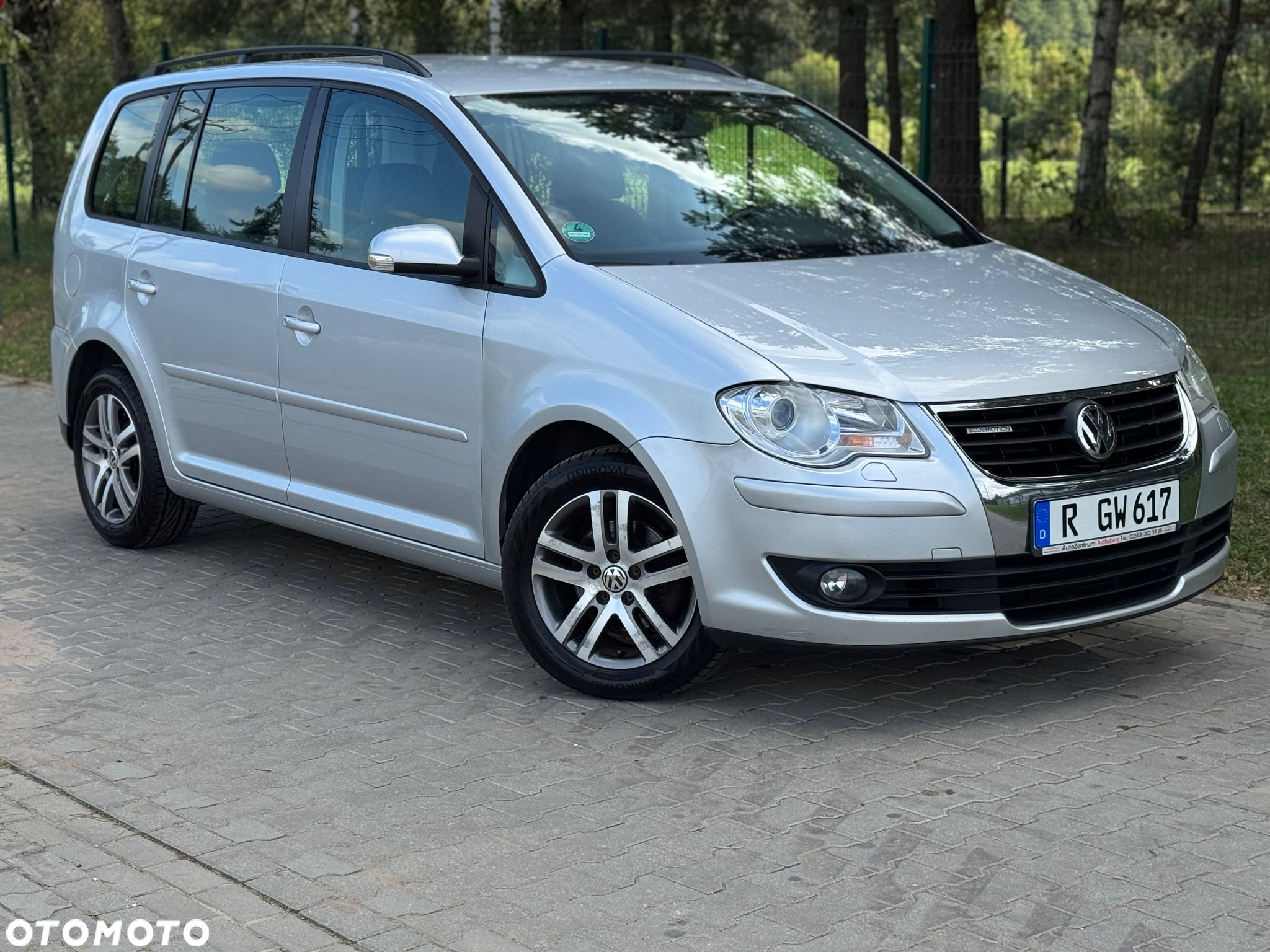 Volkswagen Touran 1.9 TDI DPF Blue Motion Highline - 9