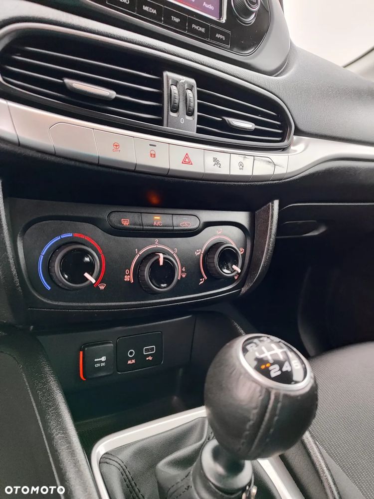 Fiat Tipo 1.4 T-Jet Easy - 19