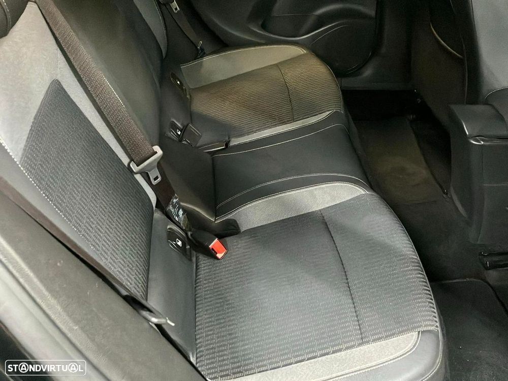 Opel Astra Sports Tourer - 16