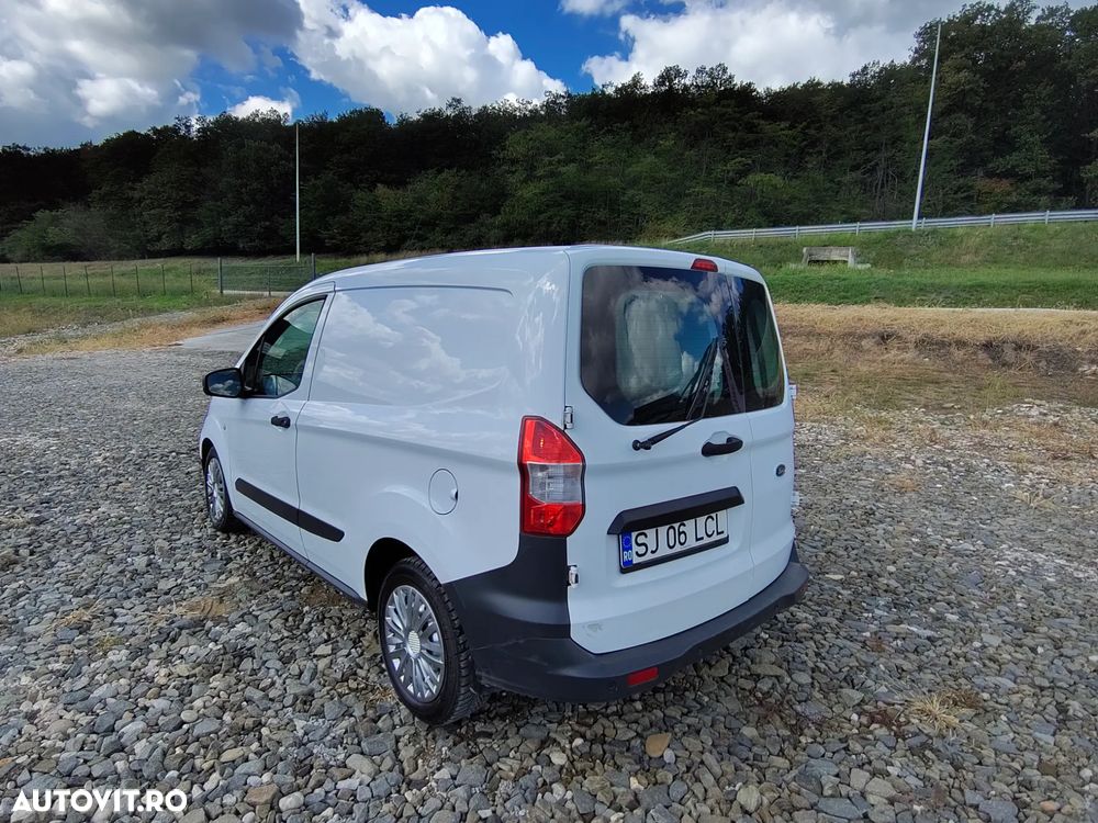 Ford Courier - 9