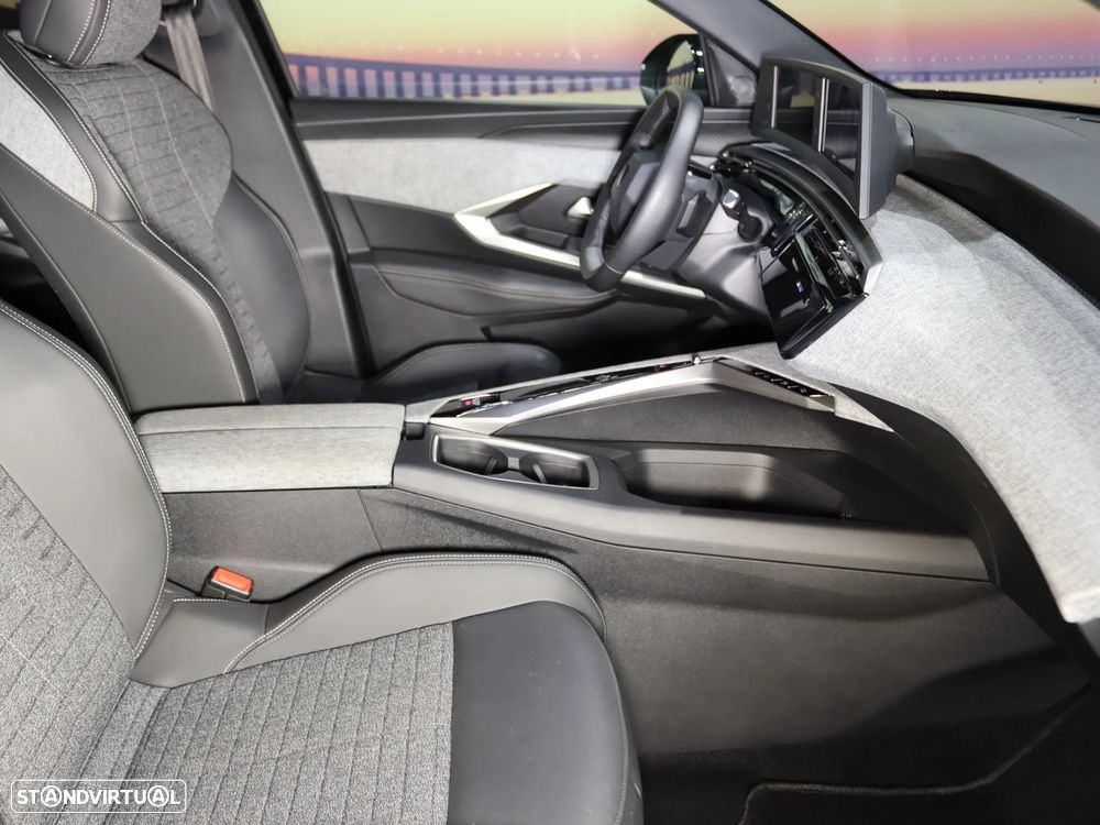 Peugeot 5008 1.2 Hybrid Allure Pack e-DCS6 - 22