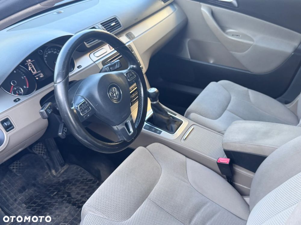 Volkswagen Passat 2.0 TDI Comfortline Optimum - 8