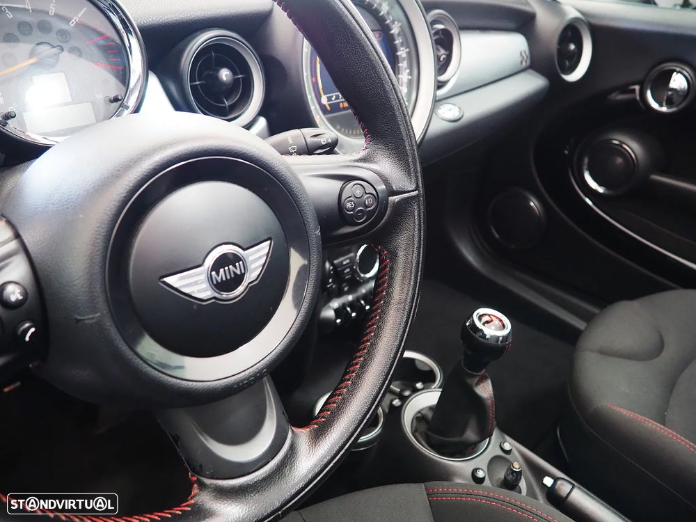 MINI Cabrio John Cooper Works - 25