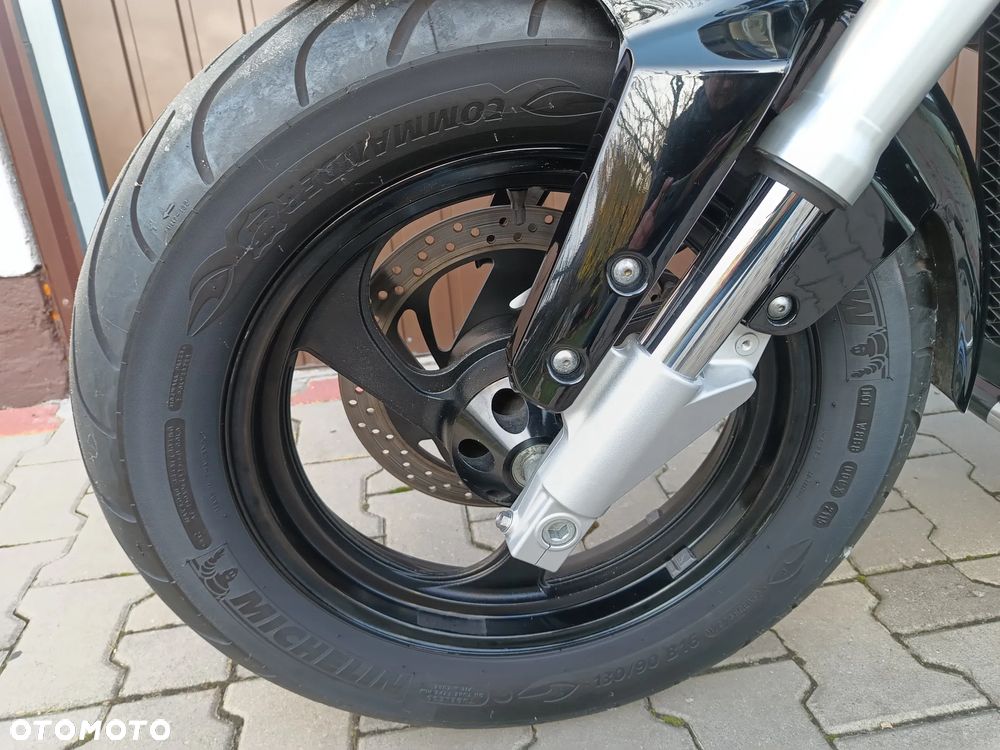 Suzuki Intruder - 36