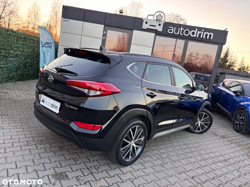 Hyundai Tucson 1.7 CRDI BlueDrive Style 2WD - 16