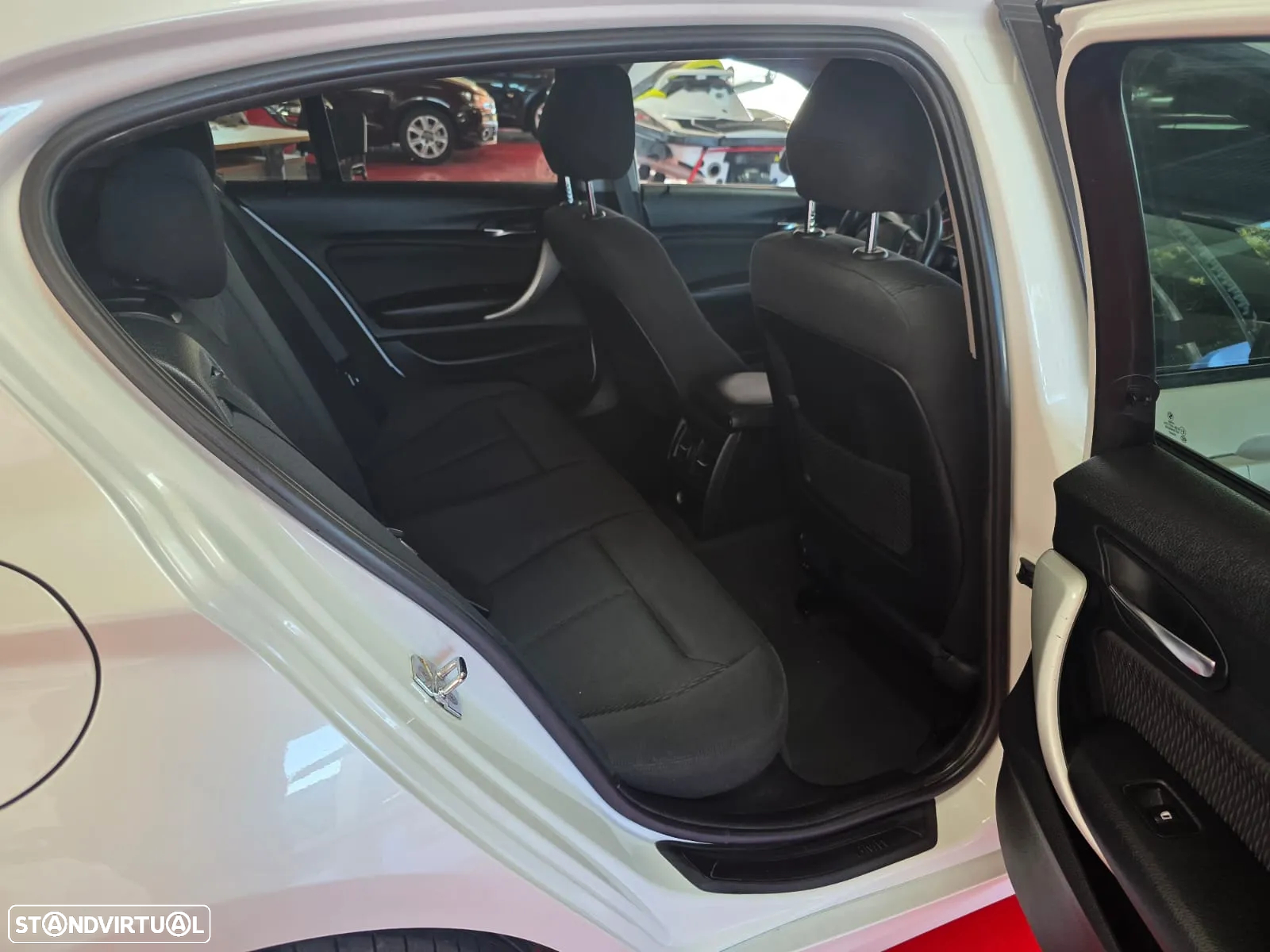 BMW 116 d EfficientDynamics - 32