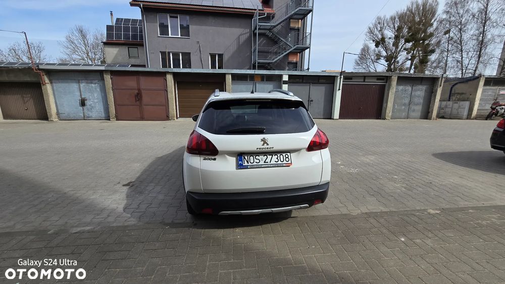 Peugeot 2008 1.2 Pure Tech GPF Allure S&S EAT6 - 4