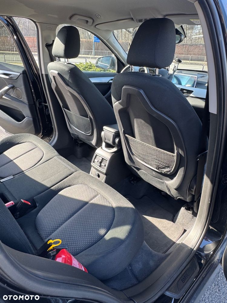 BMW X1 sDrive18i - 11