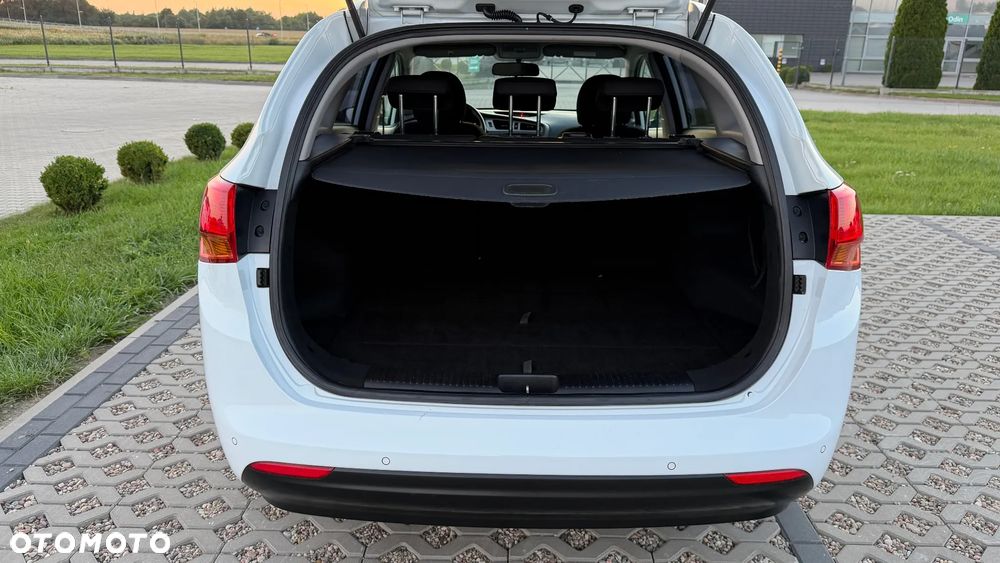 Kia Ceed - 12