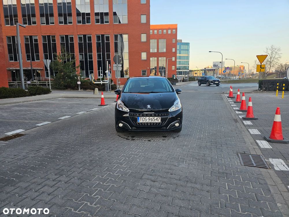 Peugeot 208 PureTech 82 Urban Move - 1