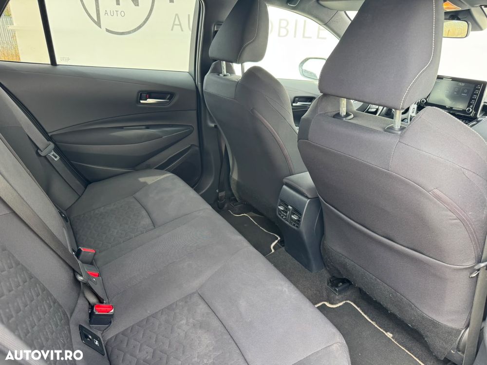 Toyota Corolla 1.8 HSD Active - 12