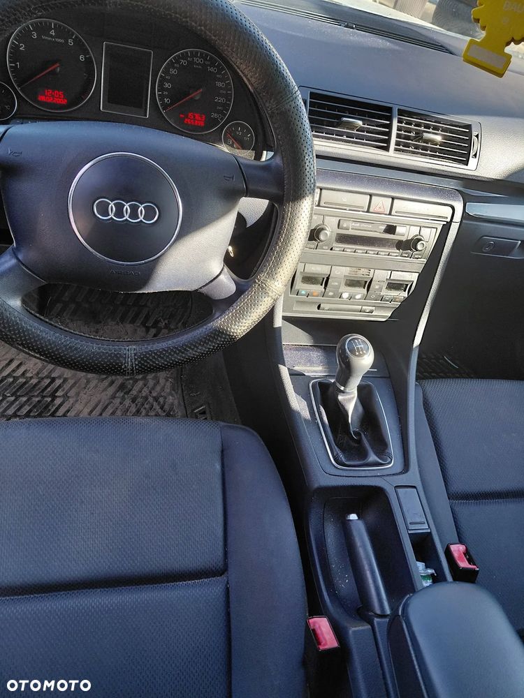 Części- Audi a4 C6 Rok 2003 Pojemność 1595 Moc 75 kw Benzyna - 5