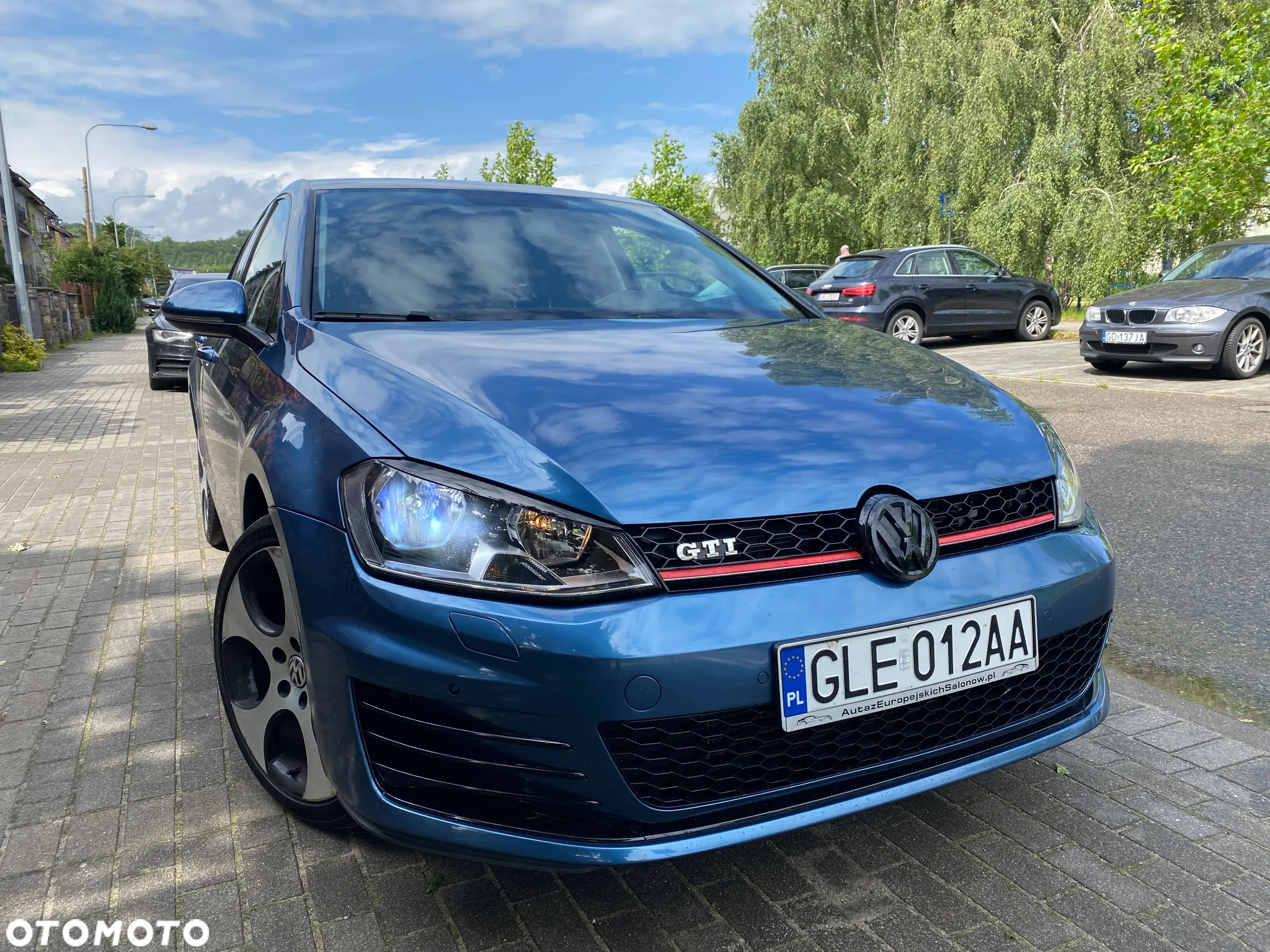 Volkswagen Golf - 2