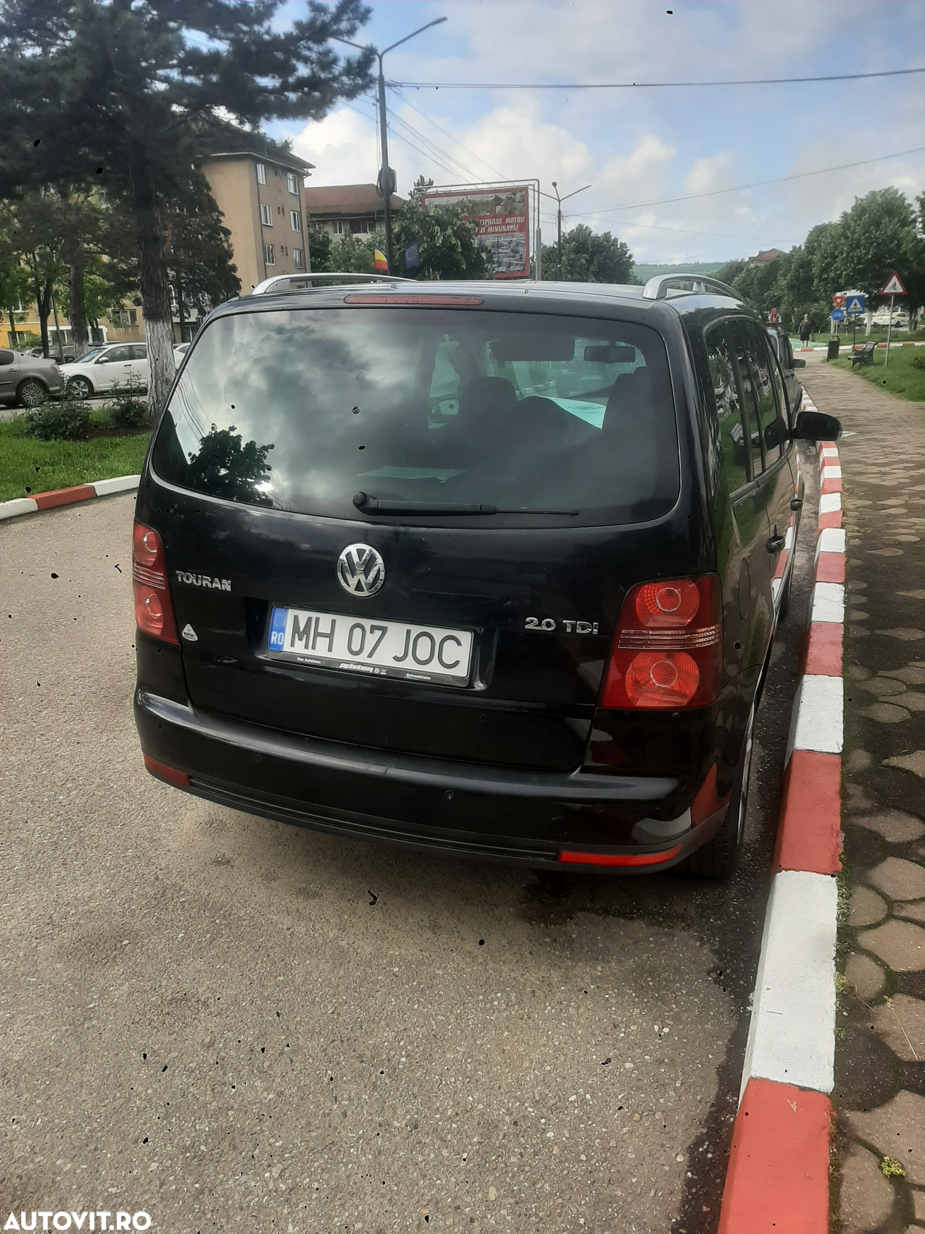 Volkswagen Touran 2.0 TDI DPF Highline - 15