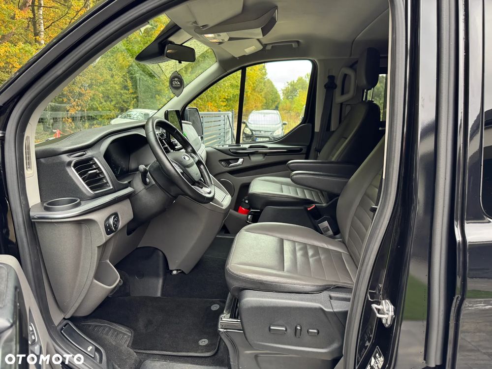 Ford Tourneo Custom - 17