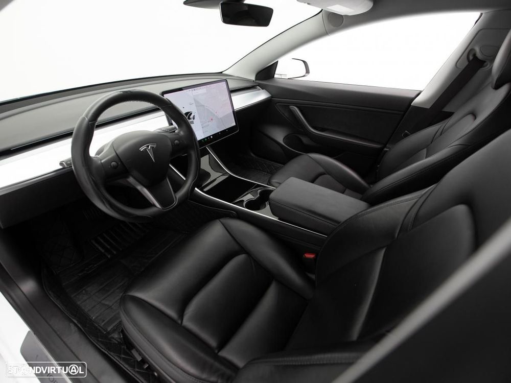Tesla Model 3 - 9