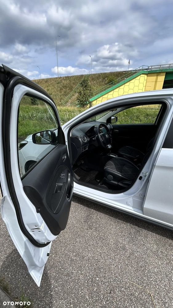 Mitsubishi Space Star 1.2 AS&G Instyle CVT - 27