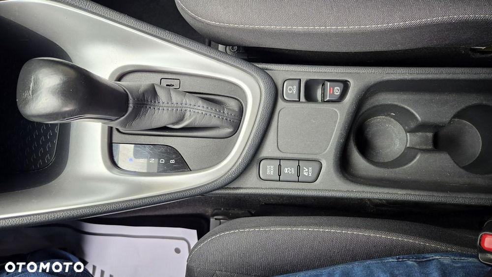 Toyota Yaris 116 1.5 VVT-i Comfort - 30