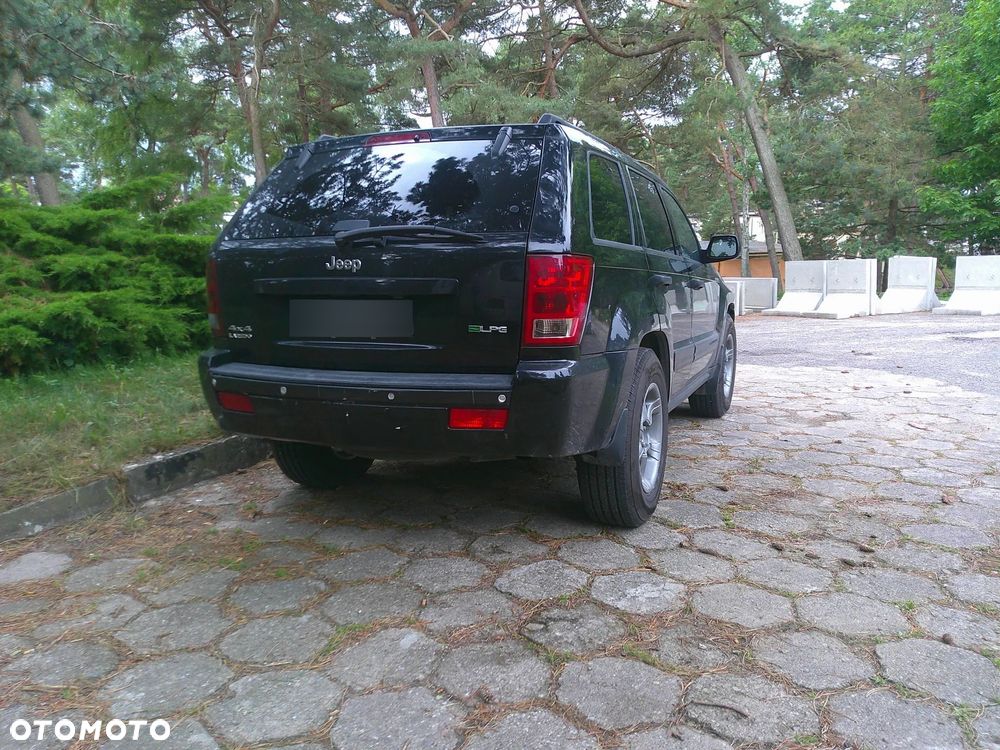 Jeep Grand Cherokee - 30